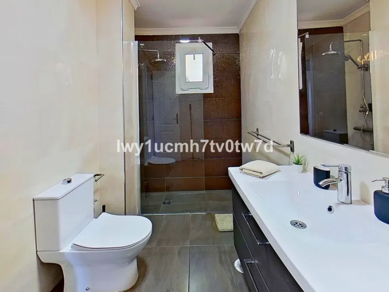 Superb 2-bedroom flat 150 metres from the sea, with sea views and tourist licence in one of the most exclusive areas of Benalmádena Costa, Hacienda Torrequebrada!