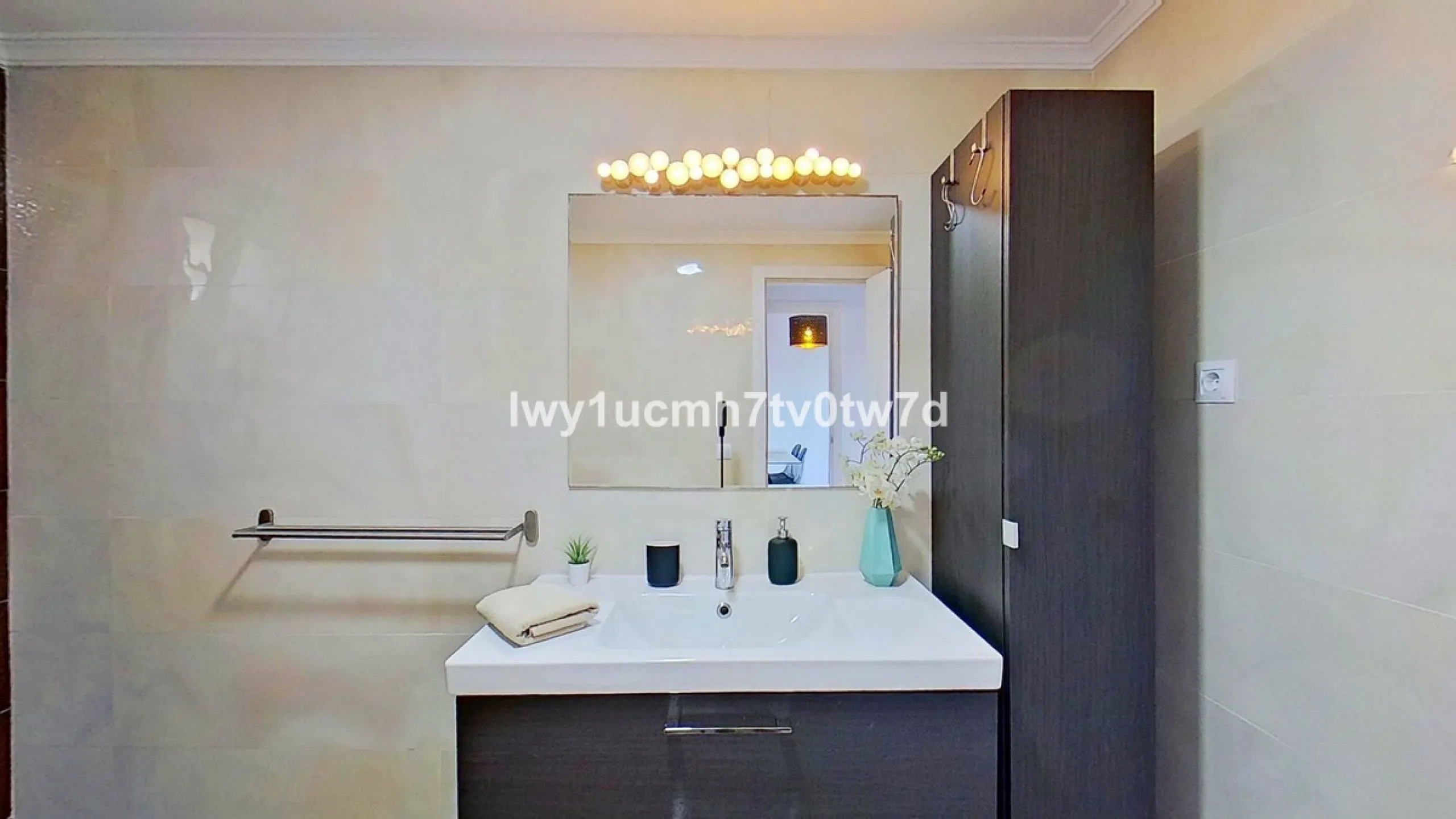 Superb 2-bedroom flat 150 metres from the sea, with sea views and tourist licence in one of the most exclusive areas of Benalmádena Costa, Hacienda Torrequebrada!