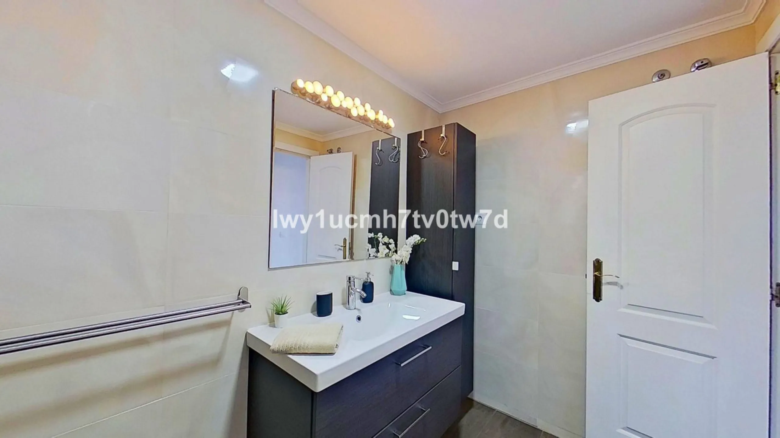 Superb 2-bedroom flat 150 metres from the sea, with sea views and tourist licence in one of the most exclusive areas of Benalmádena Costa, Hacienda Torrequebrada!