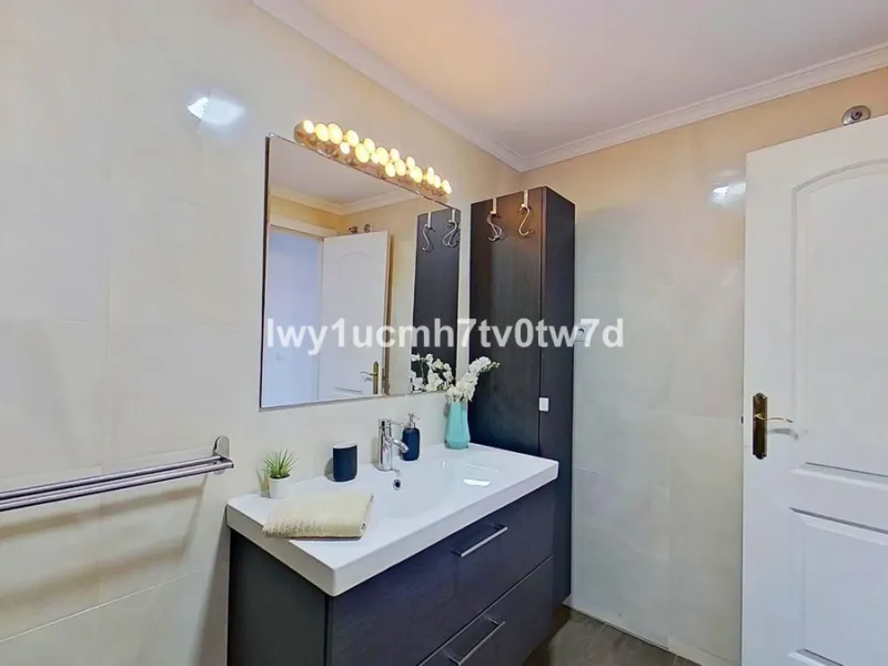 Superb 2-bedroom flat 150 metres from the sea, with sea views and tourist licence in one of the most exclusive areas of Benalmádena Costa, Hacienda Torrequebrada!