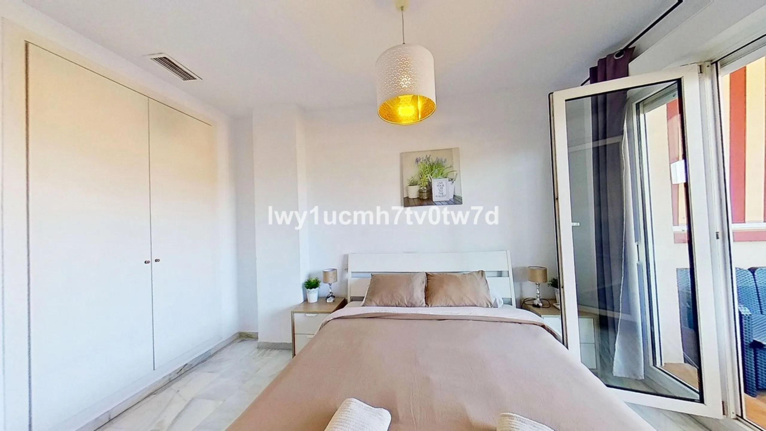 Superb 2-bedroom flat 150 metres from the sea, with sea views and tourist licence in one of the most exclusive areas of Benalmádena Costa, Hacienda Torrequebrada!