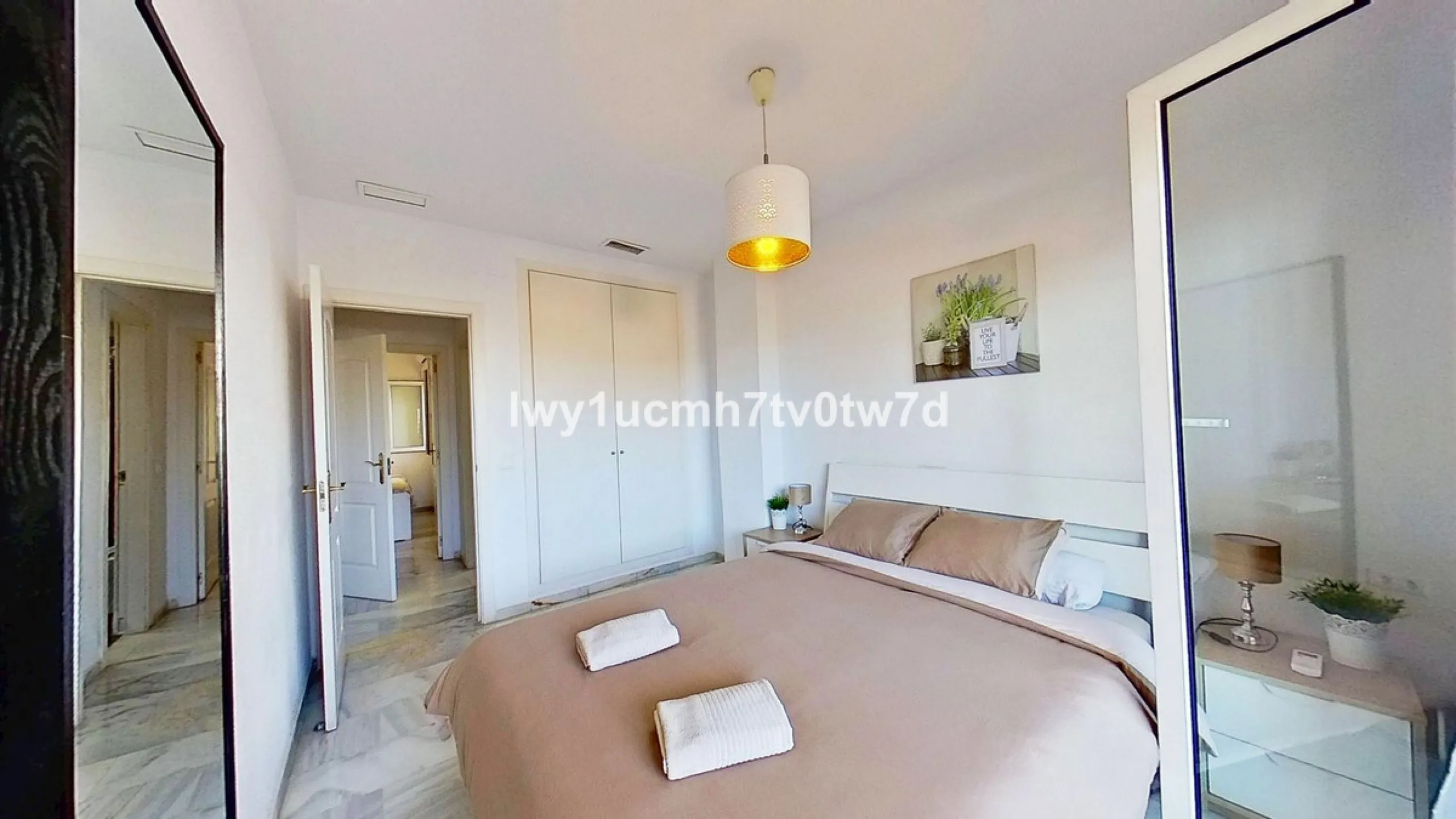 Superb 2-bedroom flat 150 metres from the sea, with sea views and tourist licence in one of the most exclusive areas of Benalmádena Costa, Hacienda Torrequebrada!