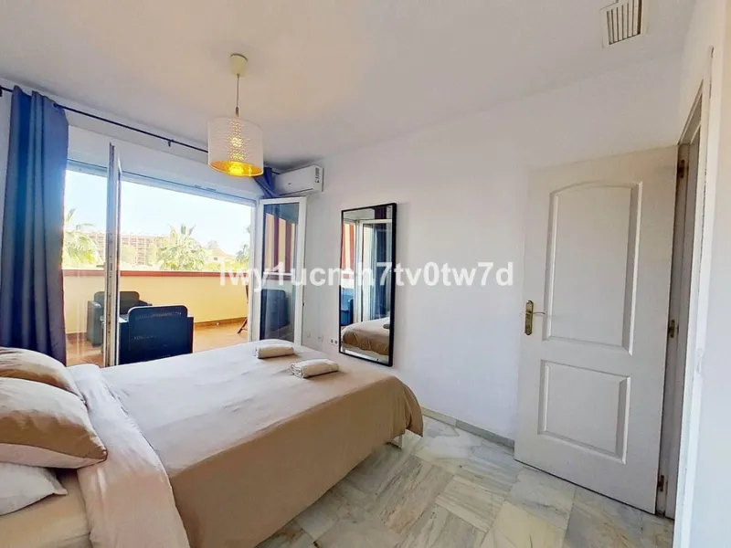 Superb 2-bedroom flat 150 metres from the sea, with sea views and tourist licence in one of the most exclusive areas of Benalmádena Costa, Hacienda Torrequebrada!
