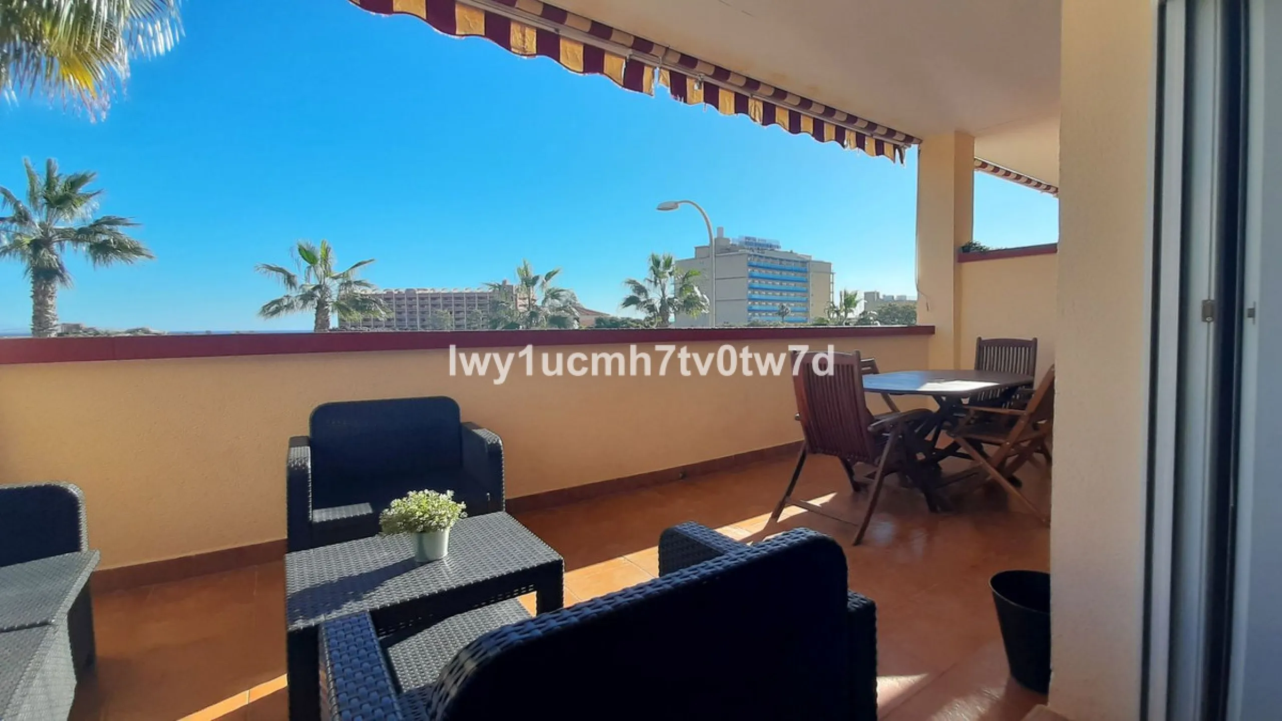 Superb 2-bedroom flat 150 metres from the sea, with sea views and tourist licence in one of the most exclusive areas of Benalmádena Costa, Hacienda Torrequebrada!