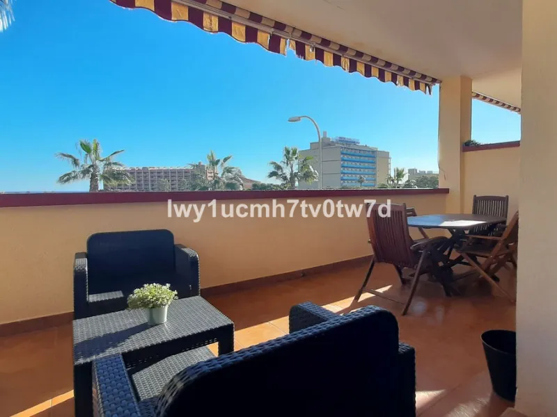 Superb 2-bedroom flat 150 metres from the sea, with sea views and tourist licence in one of the most exclusive areas of Benalmádena Costa, Hacienda Torrequebrada!