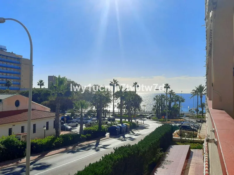 Superb 2-bedroom flat 150 metres from the sea, with sea views and tourist licence in one of the most exclusive areas of Benalmádena Costa, Hacienda Torrequebrada!