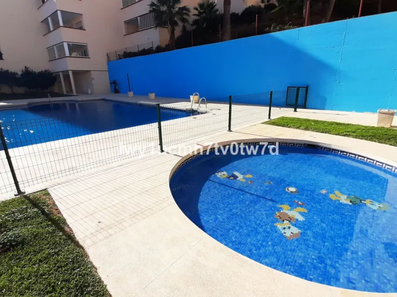 Superb 2-bedroom flat 150 metres from the sea, with sea views and tourist licence in one of the most exclusive areas of Benalmádena Costa, Hacienda Torrequebrada!