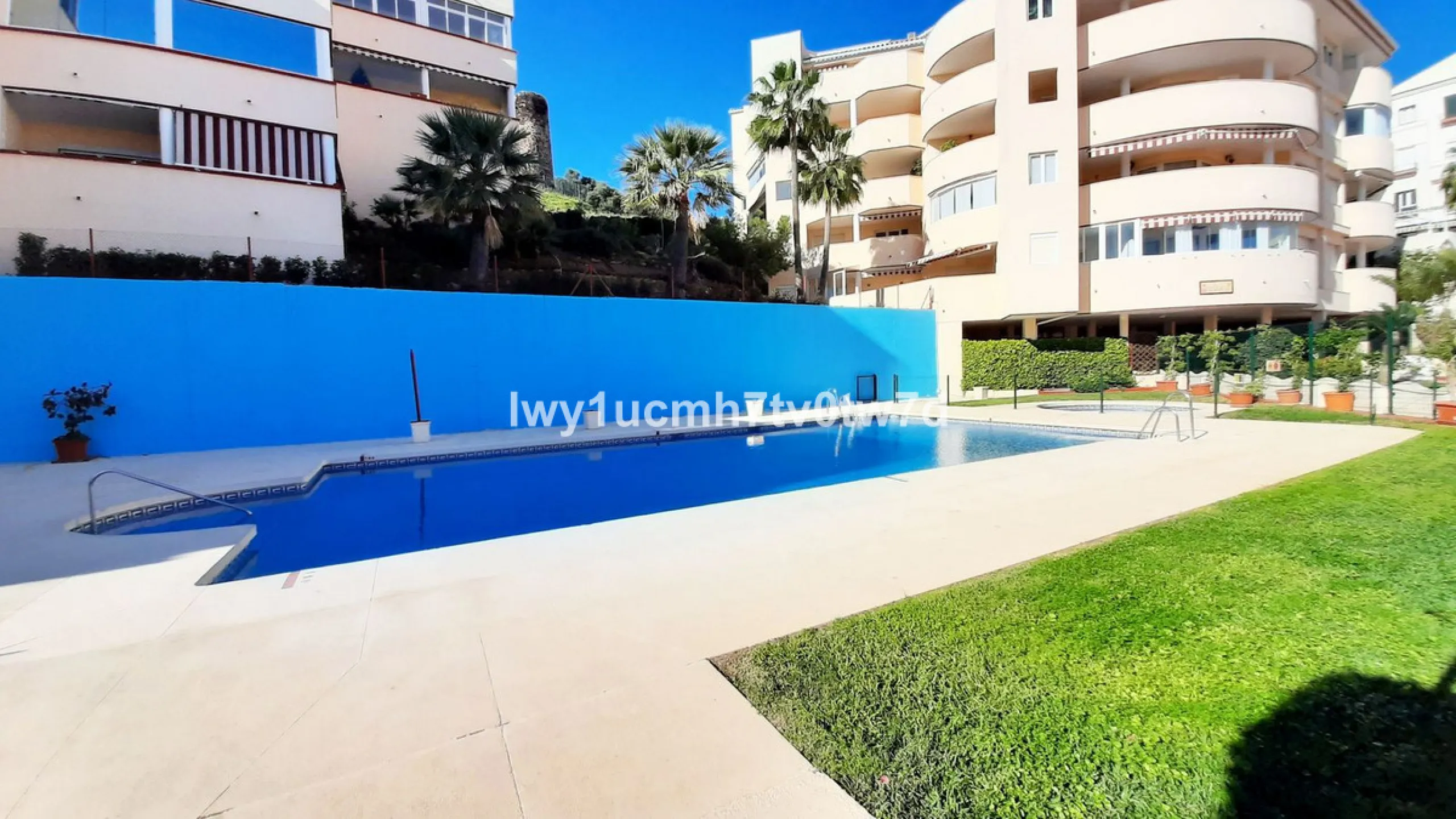 Superb 2-bedroom flat 150 metres from the sea, with sea views and tourist licence in one of the most exclusive areas of Benalmádena Costa, Hacienda Torrequebrada!