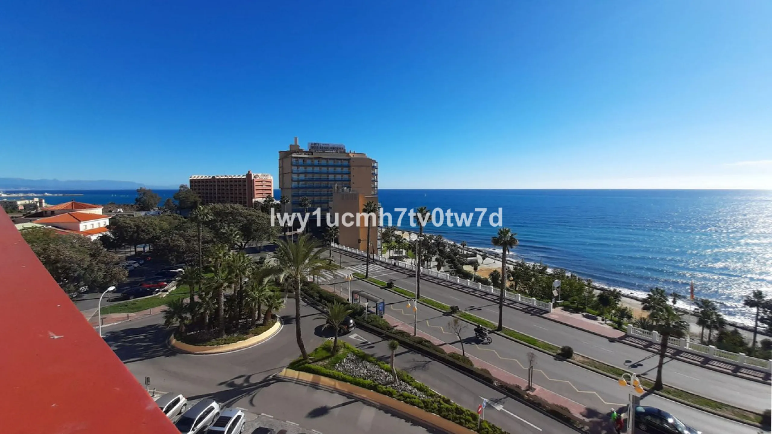 Superb 2-bedroom flat 150 metres from the sea, with sea views and tourist licence in one of the most exclusive areas of Benalmádena Costa, Hacienda Torrequebrada!