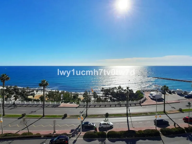 Superb 2-bedroom flat 150 metres from the sea, with sea views and tourist licence in one of the most exclusive areas of Benalmádena Costa, Hacienda Torrequebrada!