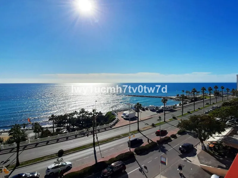 Superb 2-bedroom flat 150 metres from the sea, with sea views and tourist licence in one of the most exclusive areas of Benalmádena Costa, Hacienda Torrequebrada!