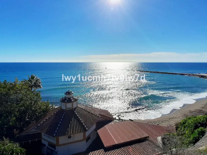 Superb 2-bedroom flat 150 metres from the sea, with sea views and tourist licence in one of the most exclusive areas of Benalmádena Costa, Hacienda Torrequebrada!