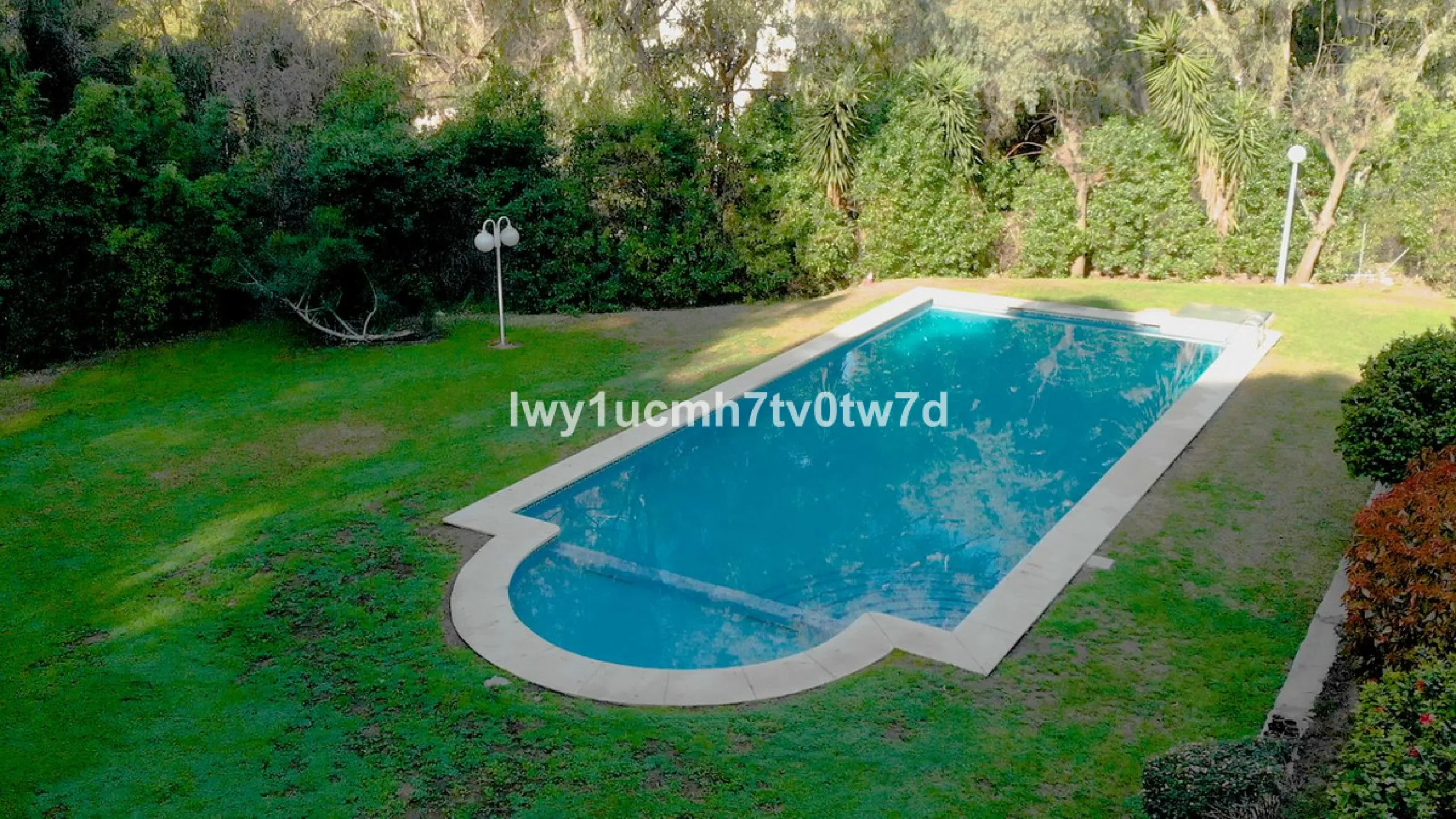 Apartment - Middle Floor Apartment в продаже в Málaga, Málaga. В доме 4 спален и 2 ванных комнат. Площадь дома 160 м²