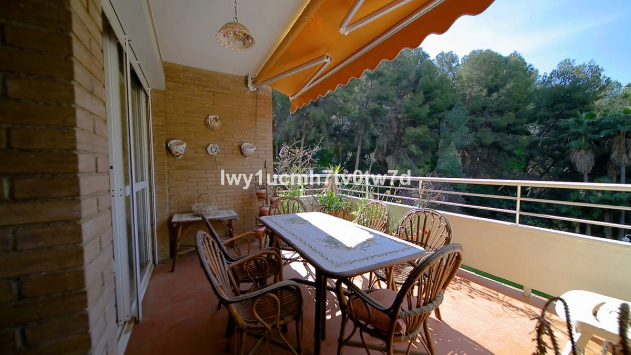 Apartment - Middle Floor Apartment в продаже в Málaga, Málaga. В доме 4 спален и 2 ванных комнат. Площадь дома 160 м²