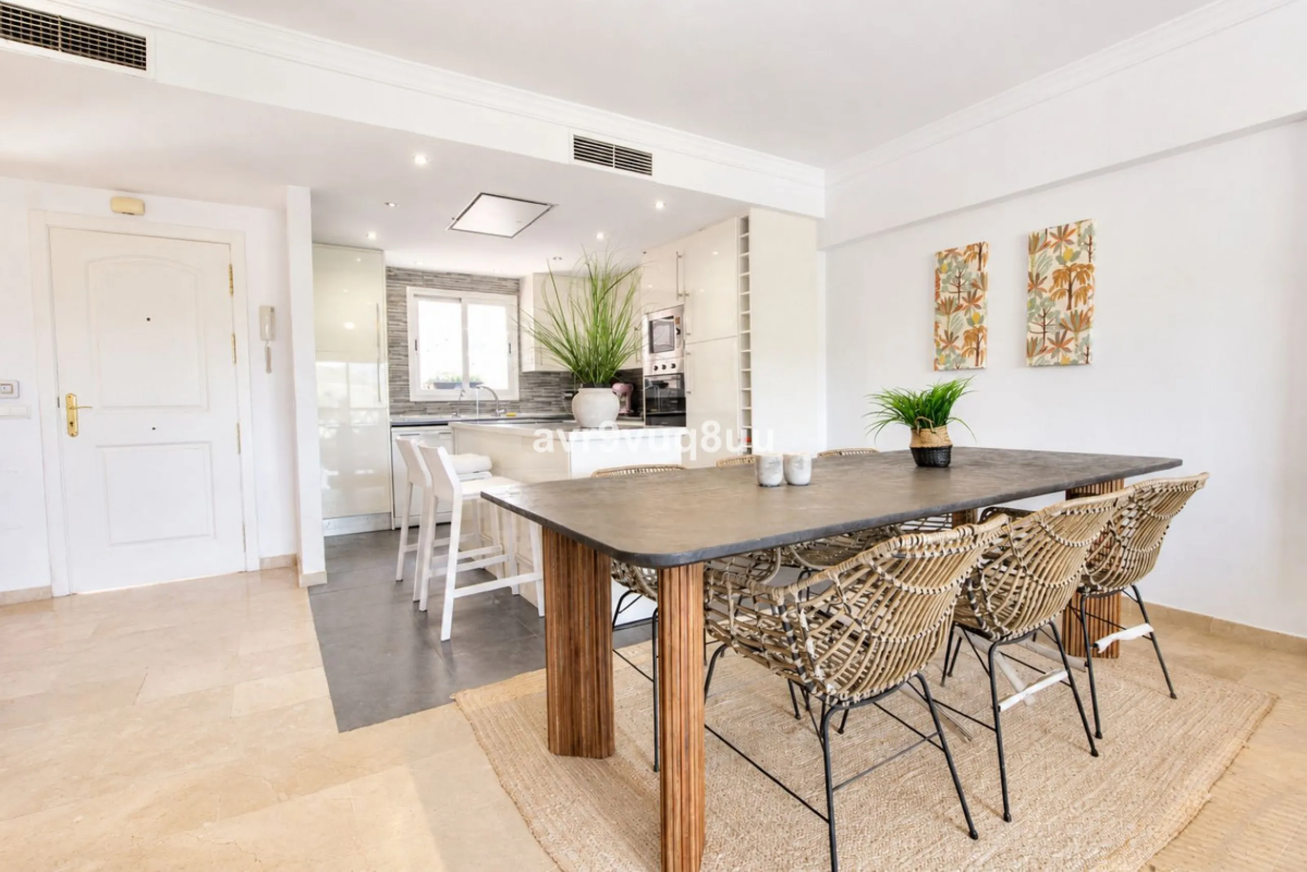 A very comfortable home located in the well established urbanisation of Mijas Golf. This spacious house has bright spacious rooms throughout including, on the top floor, a brand new open plan kitchen, lovely lounge diner with fireplace plus a large bedroo