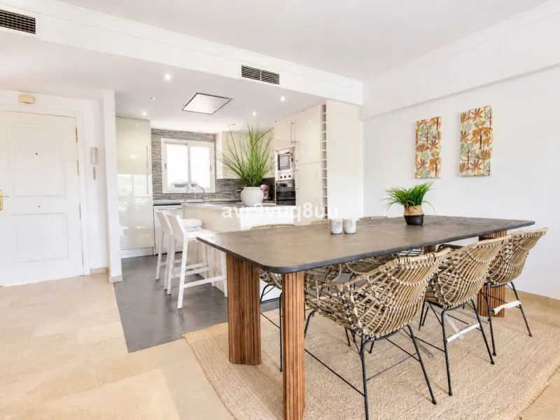 A very comfortable home located in the well established urbanisation of Mijas Golf. This spacious house has bright spacious rooms throughout including, on the top floor, a brand new open plan kitchen, lovely lounge diner with fireplace plus a large bedroo
