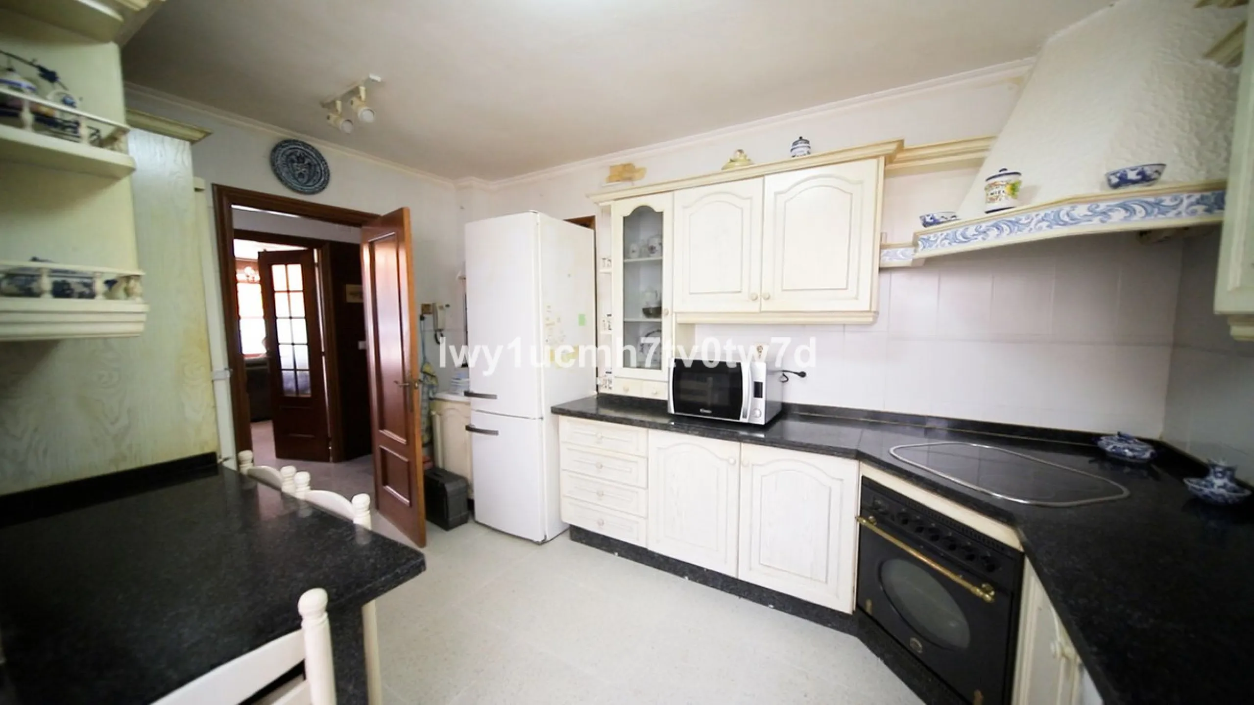 Apartment - Middle Floor Apartment в продаже в Málaga, Málaga. В доме 4 спален и 2 ванных комнат. Площадь дома 160 м²