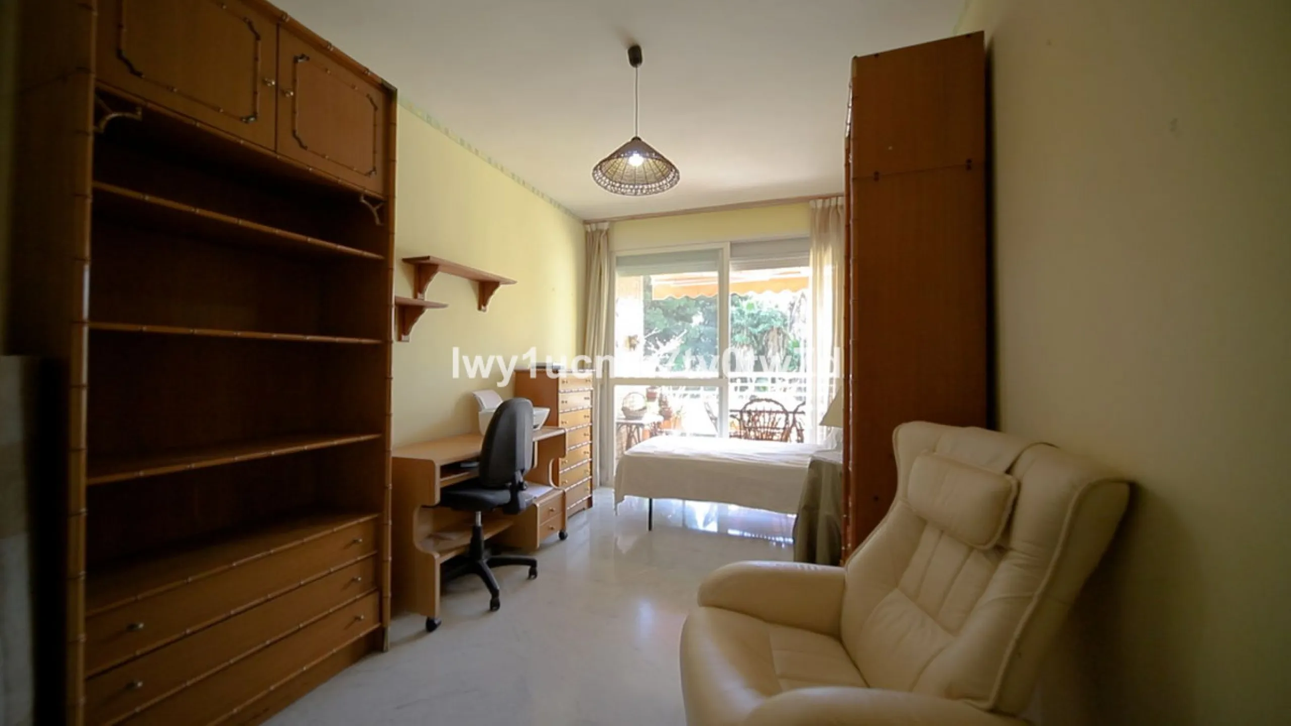 Apartment - Middle Floor Apartment в продаже в Málaga, Málaga. В доме 4 спален и 2 ванных комнат. Площадь дома 160 м²