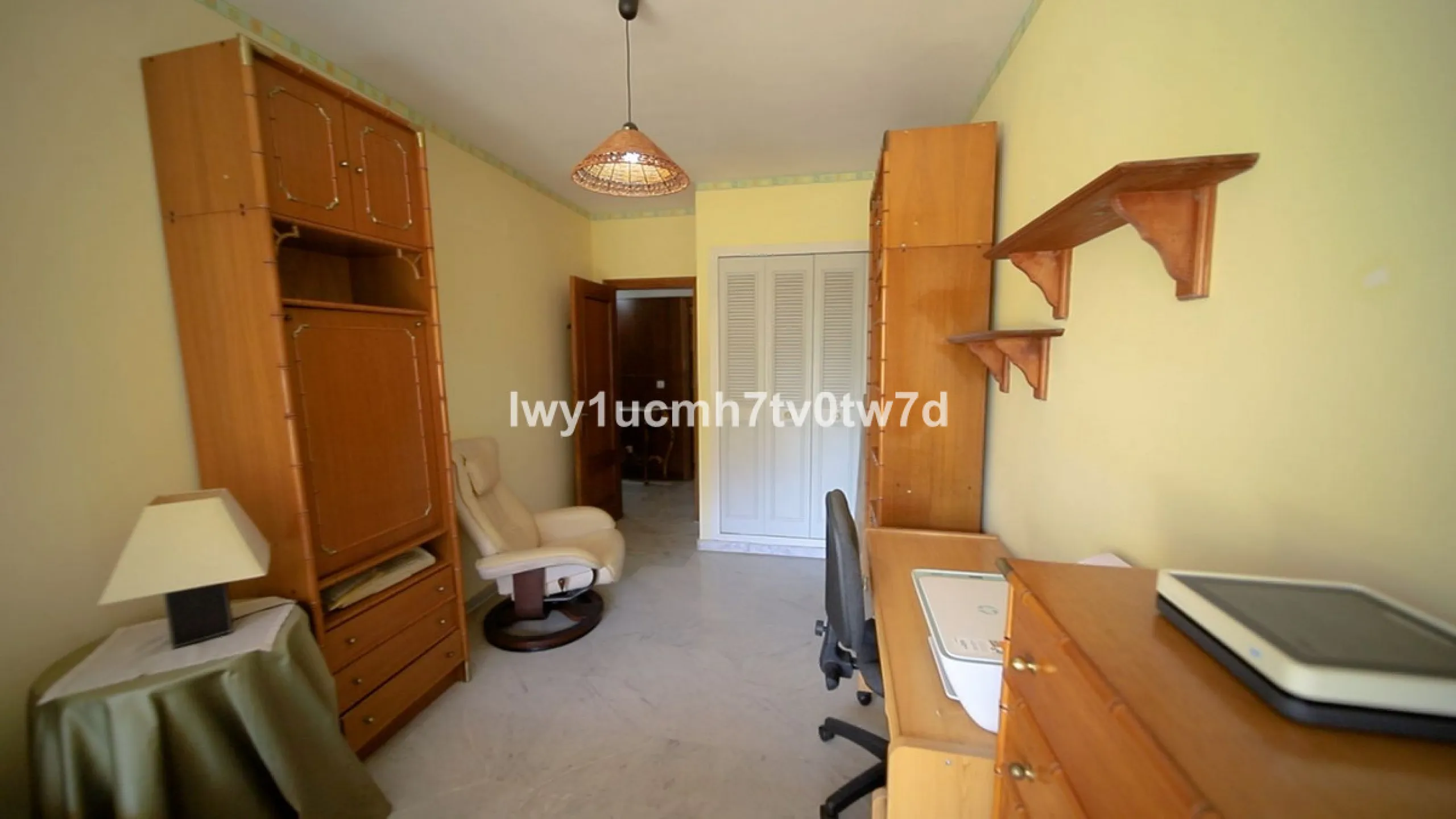 Apartment - Middle Floor Apartment в продаже в Málaga, Málaga. В доме 4 спален и 2 ванных комнат. Площадь дома 160 м²