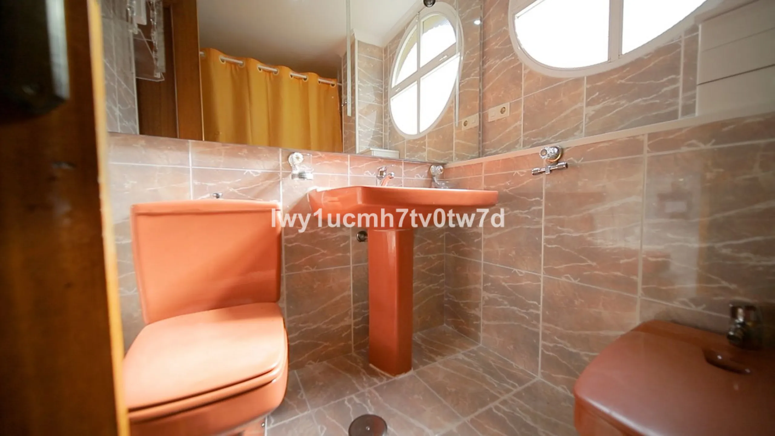 Apartment - Middle Floor Apartment в продаже в Málaga, Málaga. В доме 4 спален и 2 ванных комнат. Площадь дома 160 м²