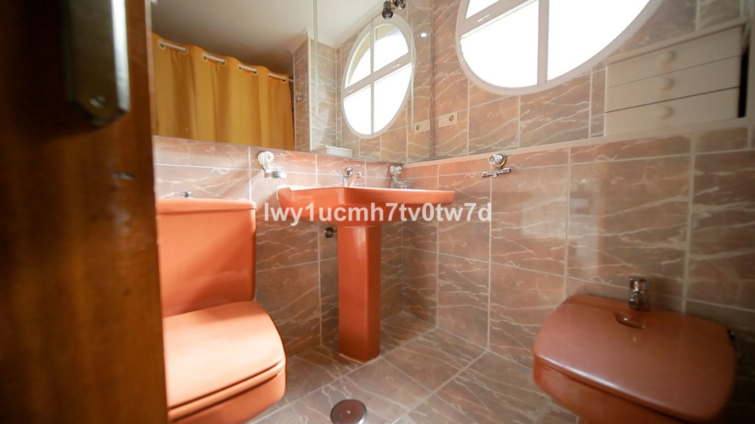 Apartment - Middle Floor Apartment в продаже в Málaga, Málaga. В доме 4 спален и 2 ванных комнат. Площадь дома 160 м²