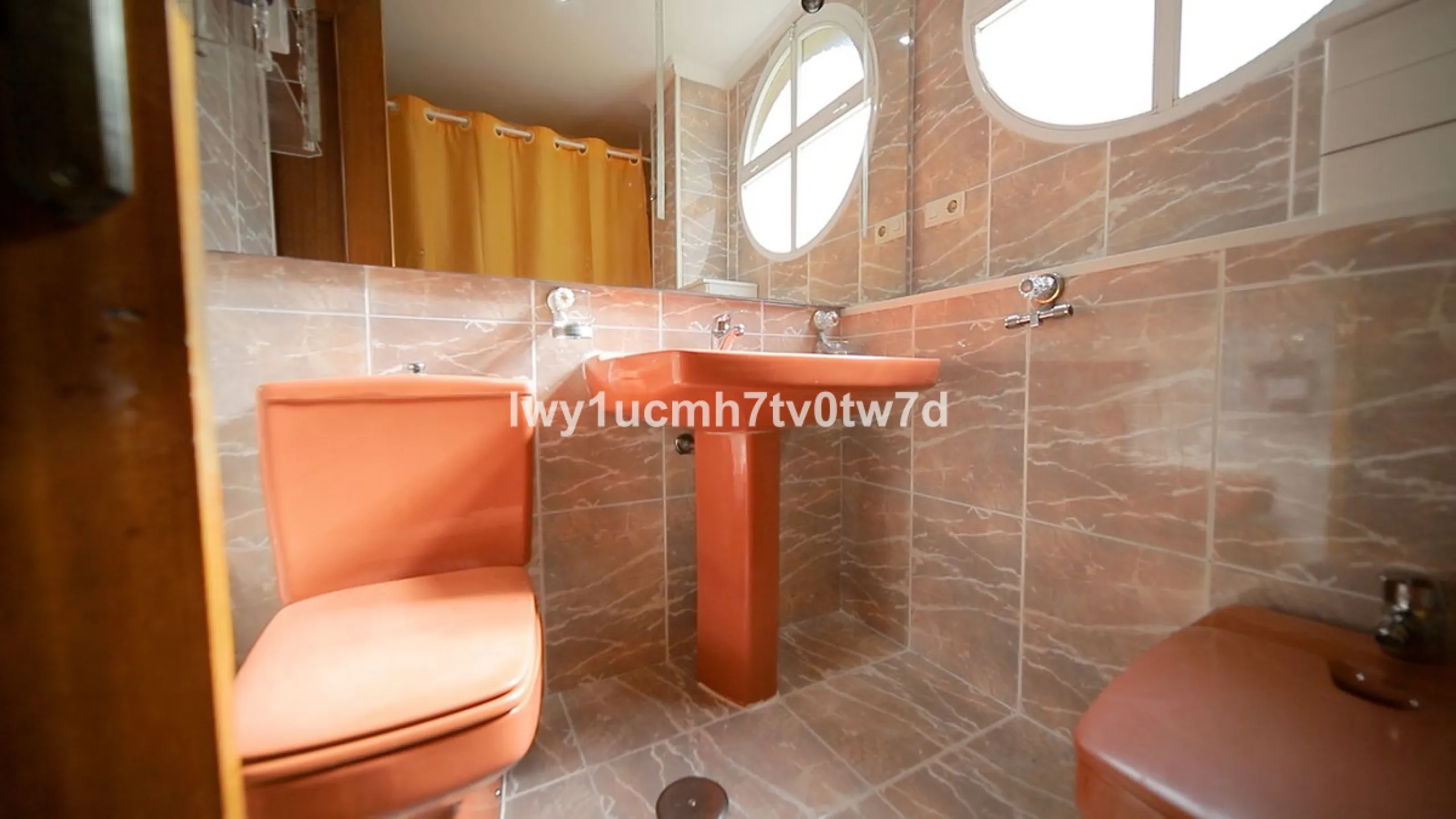 Apartment - Middle Floor Apartment в продаже в Málaga, Málaga. В доме 4 спален и 2 ванных комнат. Площадь дома 160 м²