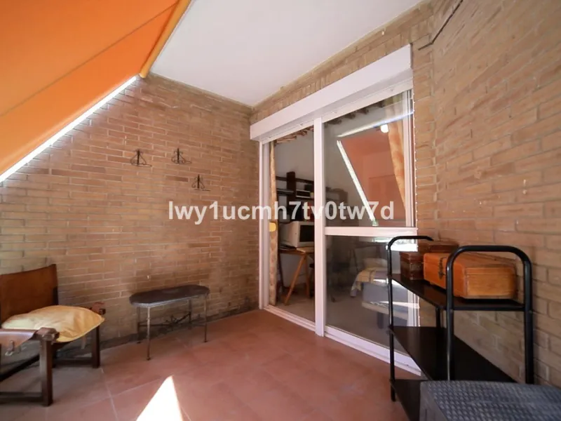 Apartment - Middle Floor Apartment в продаже в Málaga, Málaga. В доме 4 спален и 2 ванных комнат. Площадь дома 160 м²