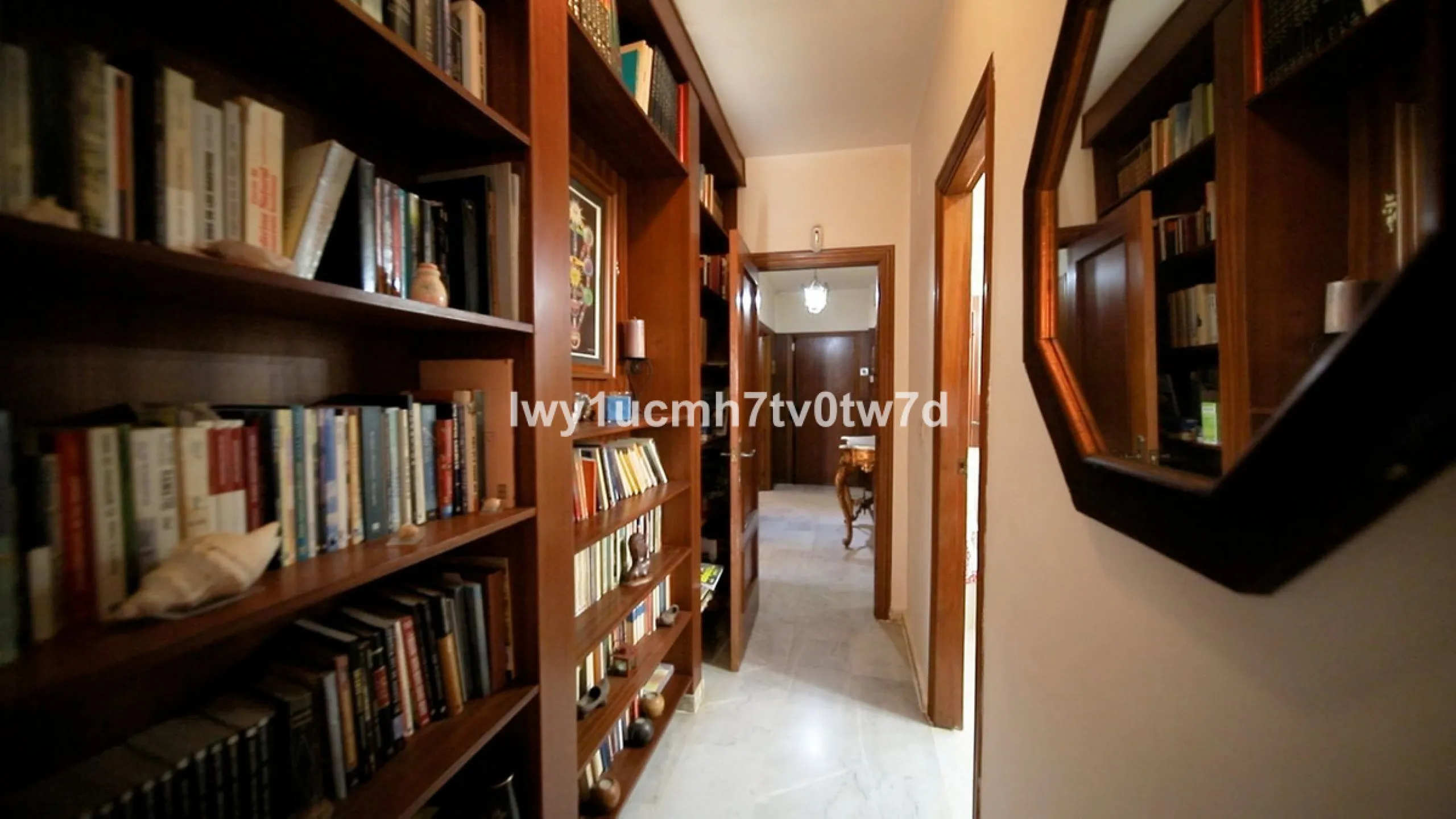 Apartment - Middle Floor Apartment в продаже в Málaga, Málaga. В доме 4 спален и 2 ванных комнат. Площадь дома 160 м²