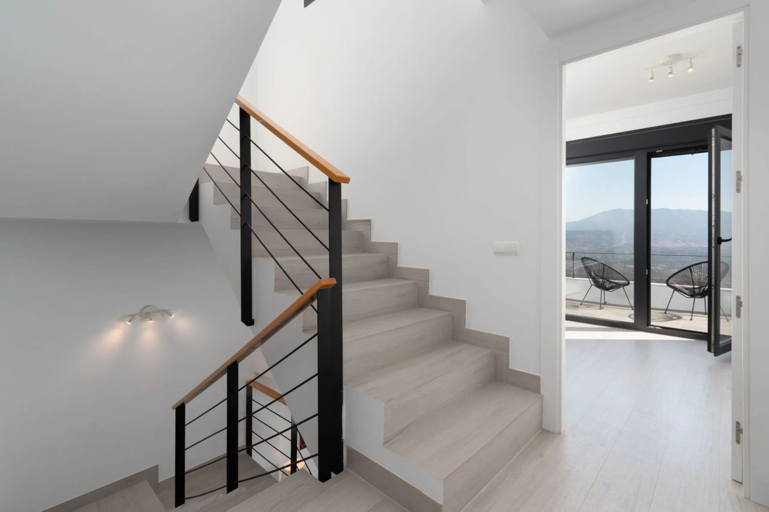 Corner townhouse with panoramic views in La Mairena, Marbella East
