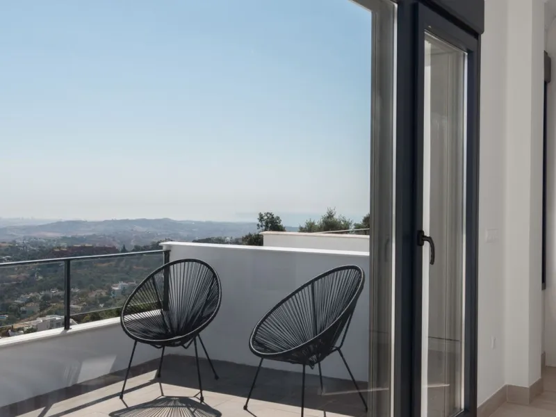 Corner townhouse with panoramic views in La Mairena, Marbella East