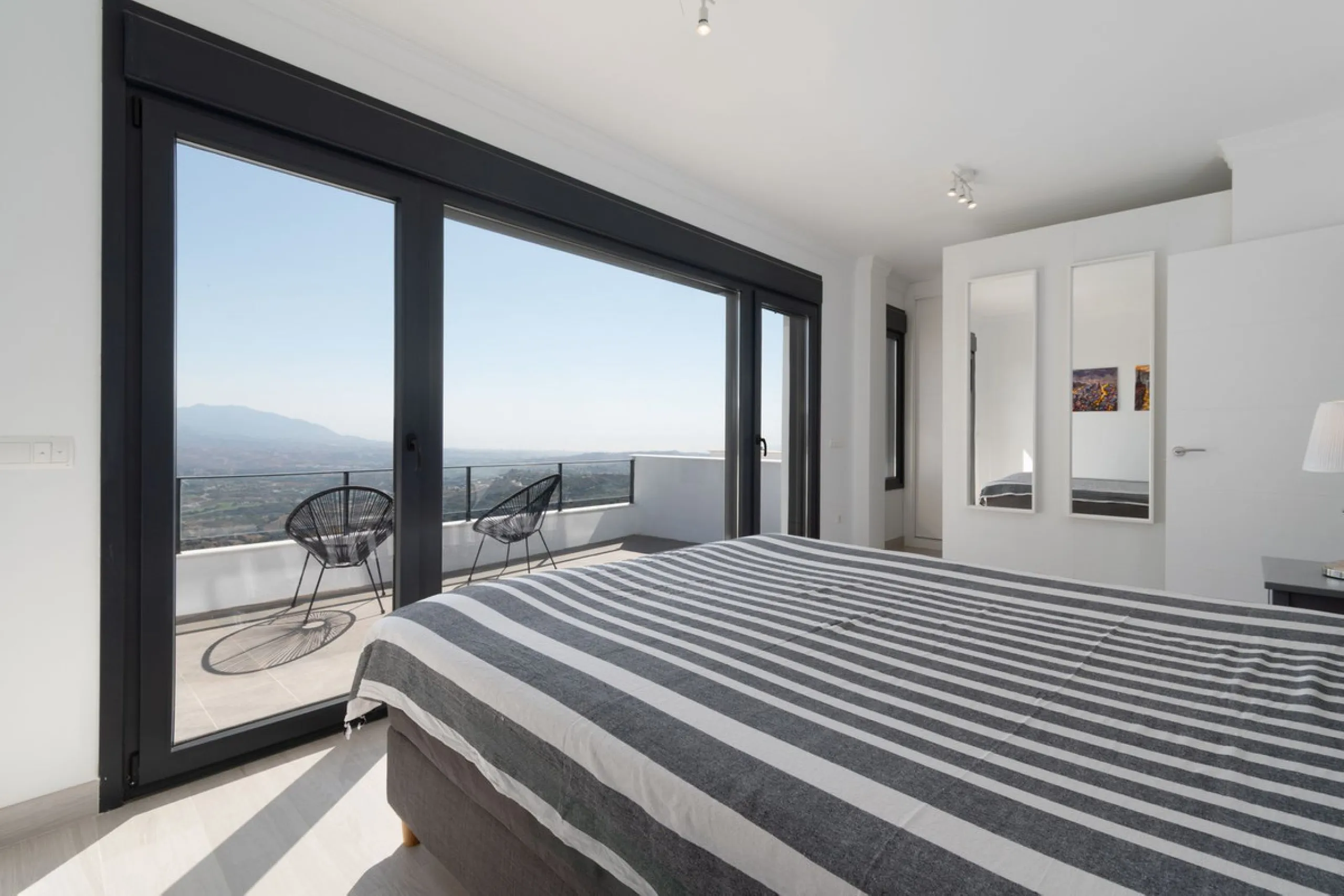 Corner townhouse with panoramic views in La Mairena, Marbella East