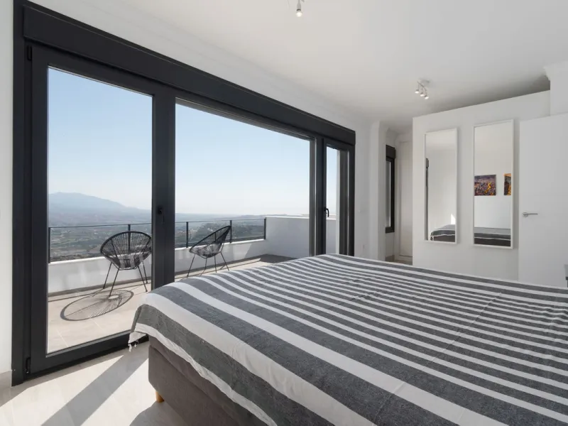 Corner townhouse with panoramic views in La Mairena, Marbella East