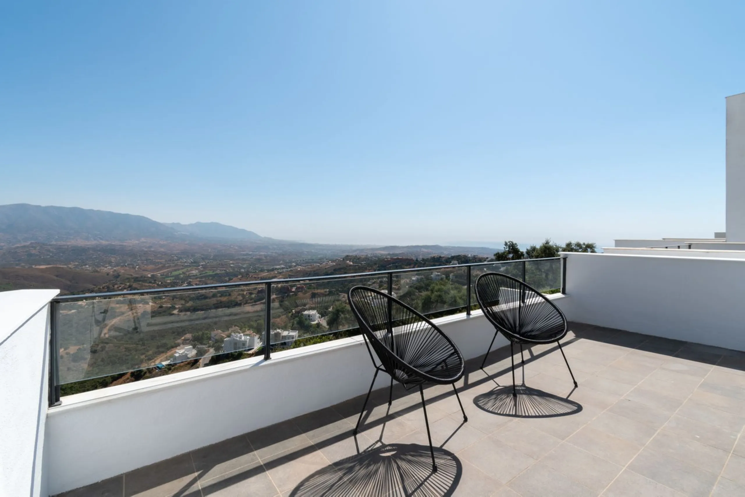 Corner townhouse with panoramic views in La Mairena, Marbella East