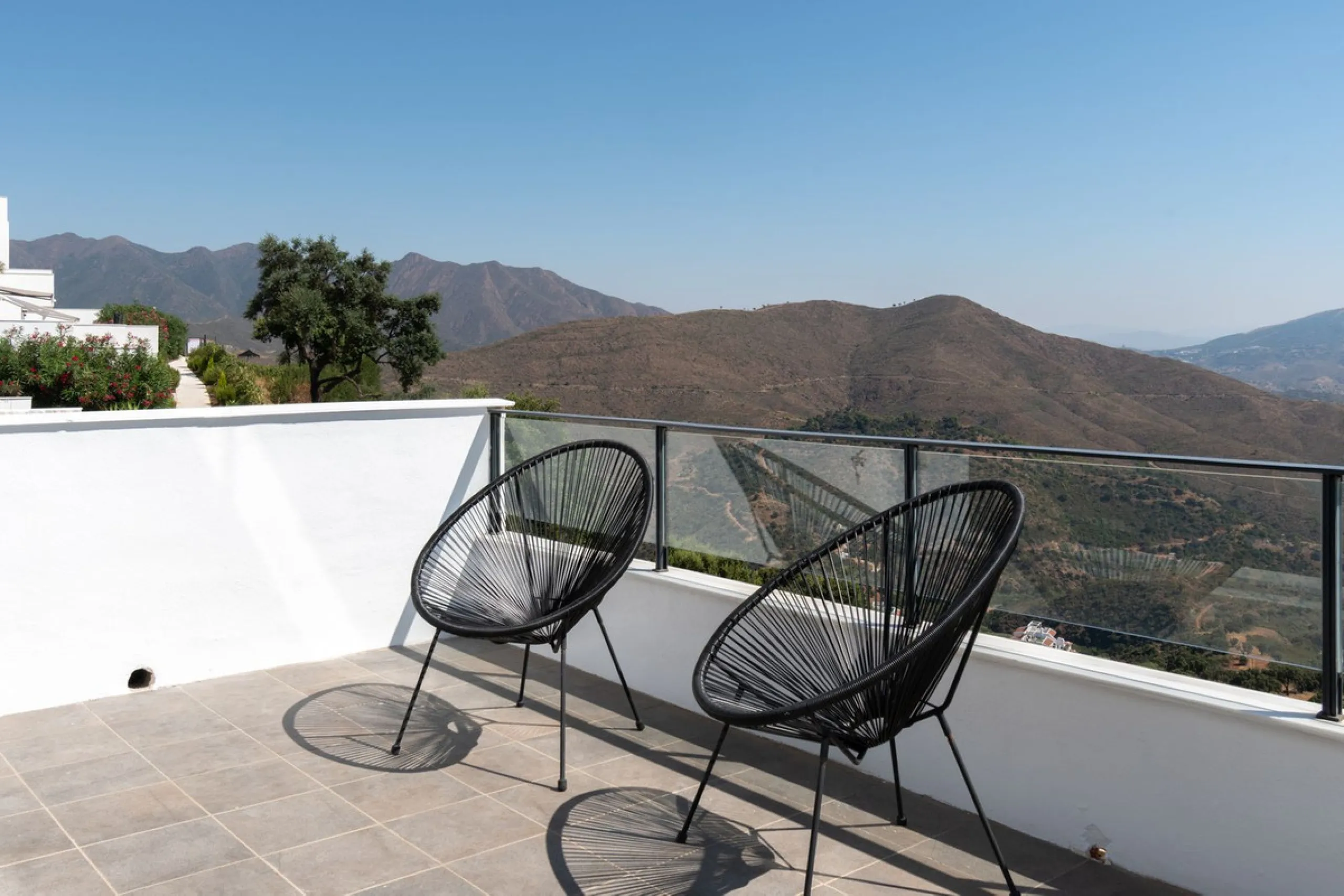 Corner townhouse with panoramic views in La Mairena, Marbella East