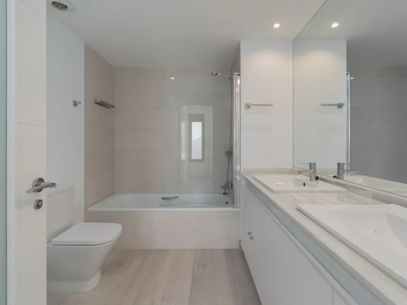 Corner townhouse with panoramic views in La Mairena, Marbella East