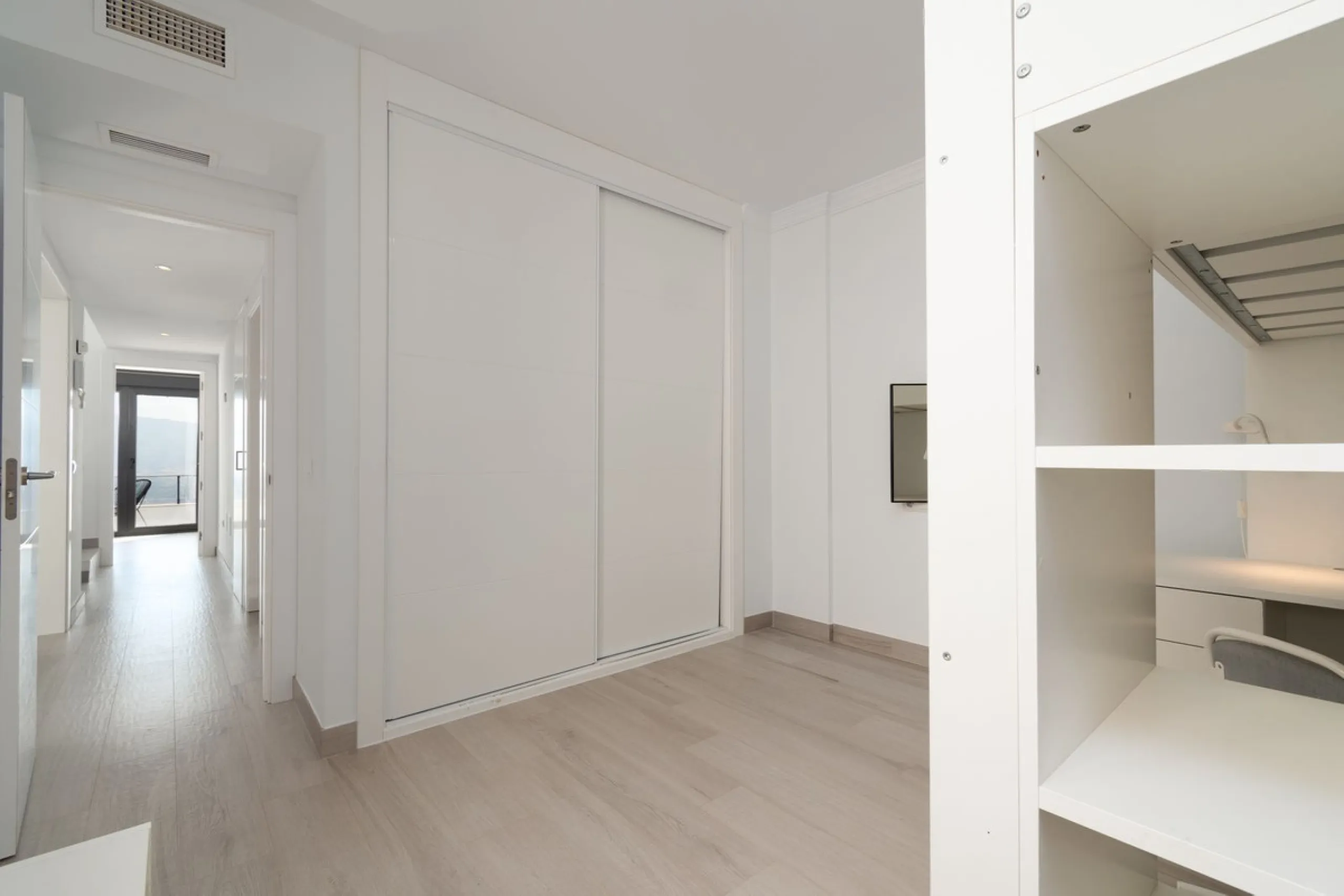 Corner townhouse with panoramic views in La Mairena, Marbella East