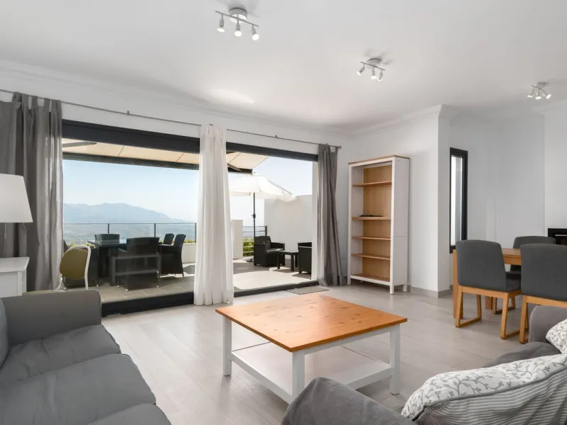 Corner townhouse with panoramic views in La Mairena, Marbella East