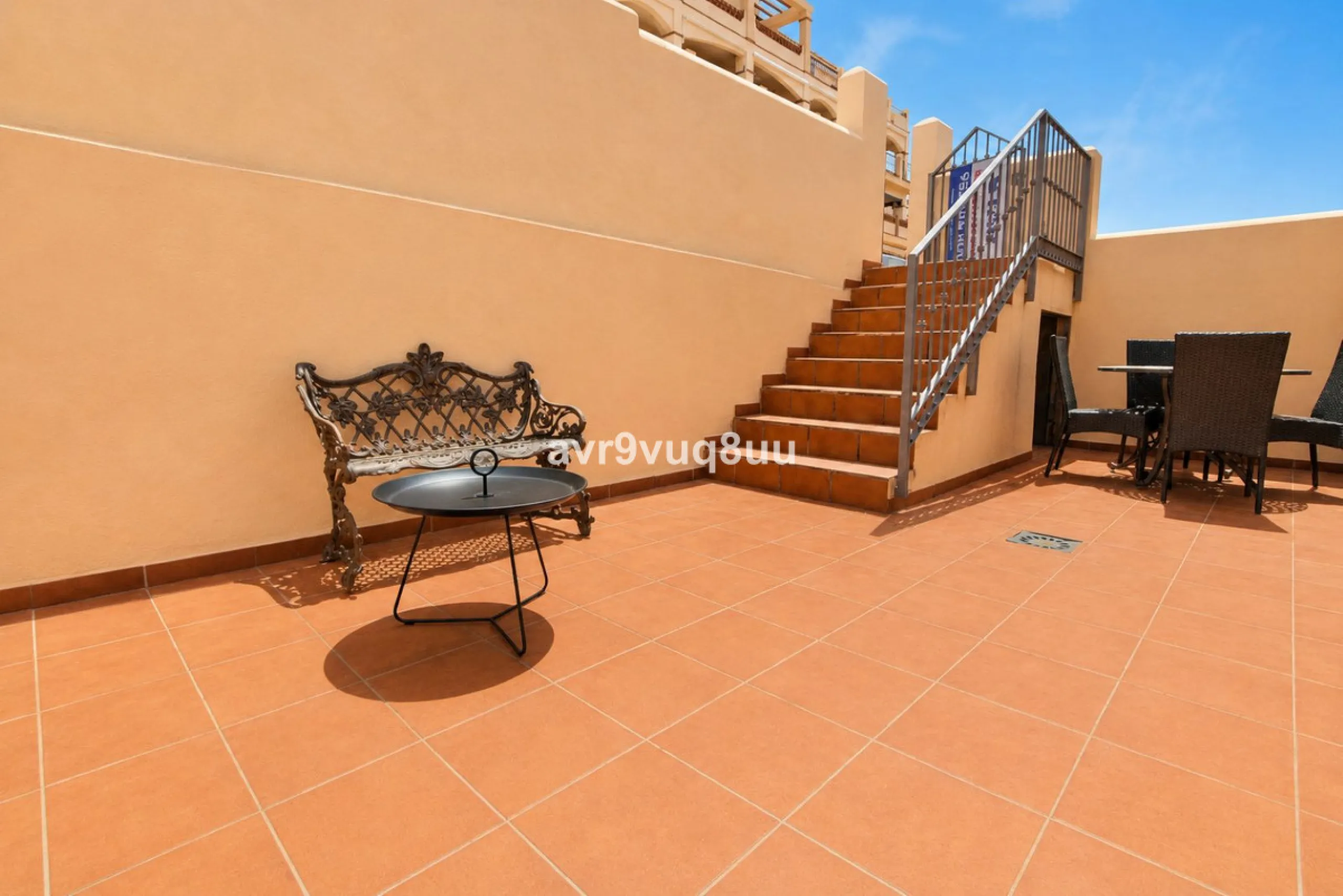 A very comfortable home located in the well established urbanisation of Mijas Golf. This spacious house has bright spacious rooms throughout including, on the top floor, a brand new open plan kitchen, lovely lounge diner with fireplace plus a large bedroo