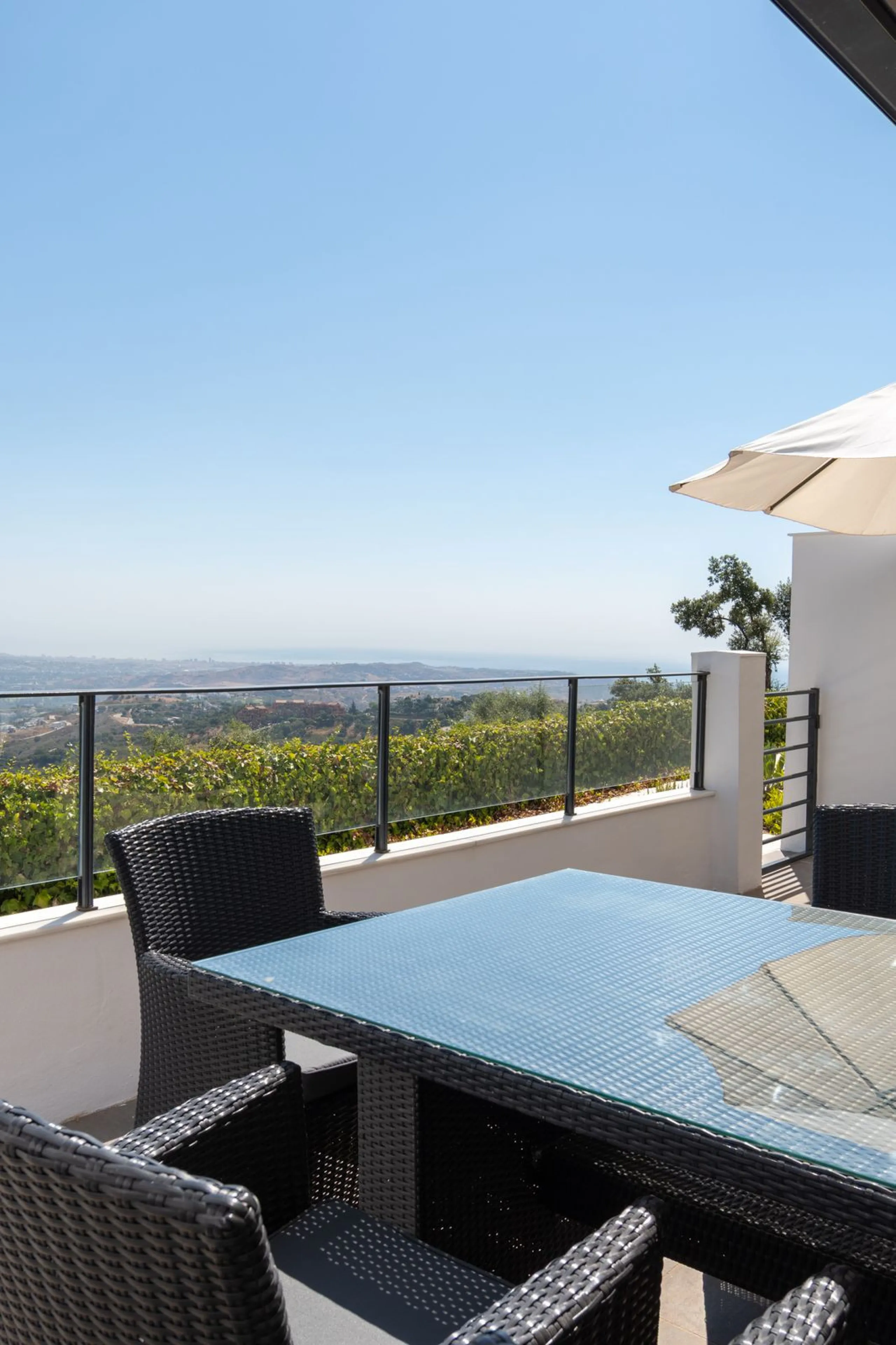 Corner townhouse with panoramic views in La Mairena, Marbella East