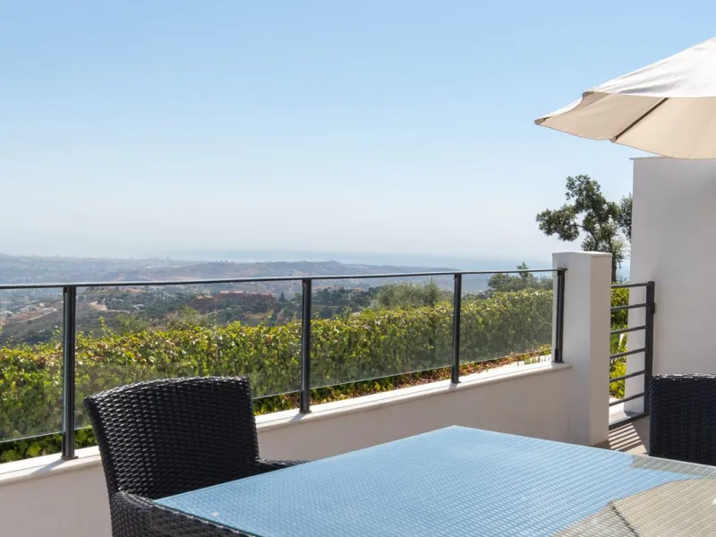 Corner townhouse with panoramic views in La Mairena, Marbella East