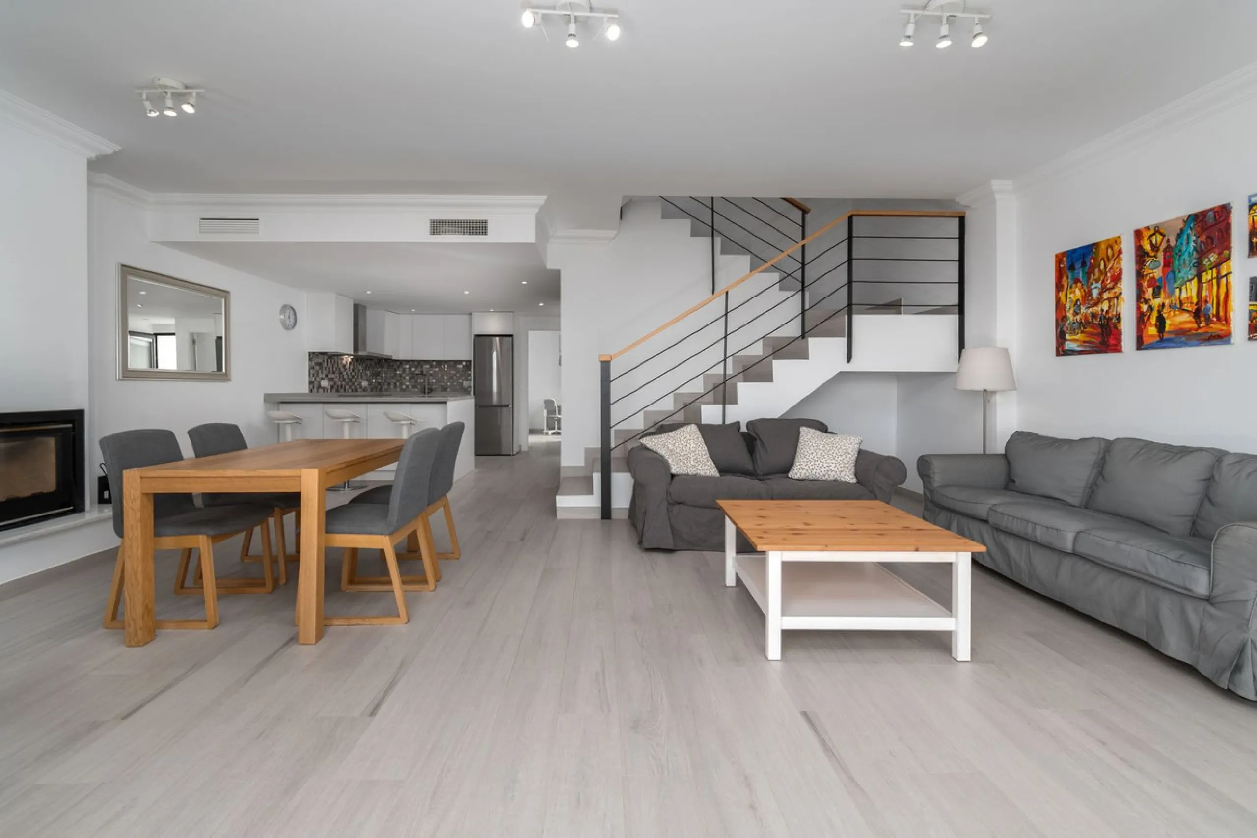 Corner townhouse with panoramic views in La Mairena, Marbella East
