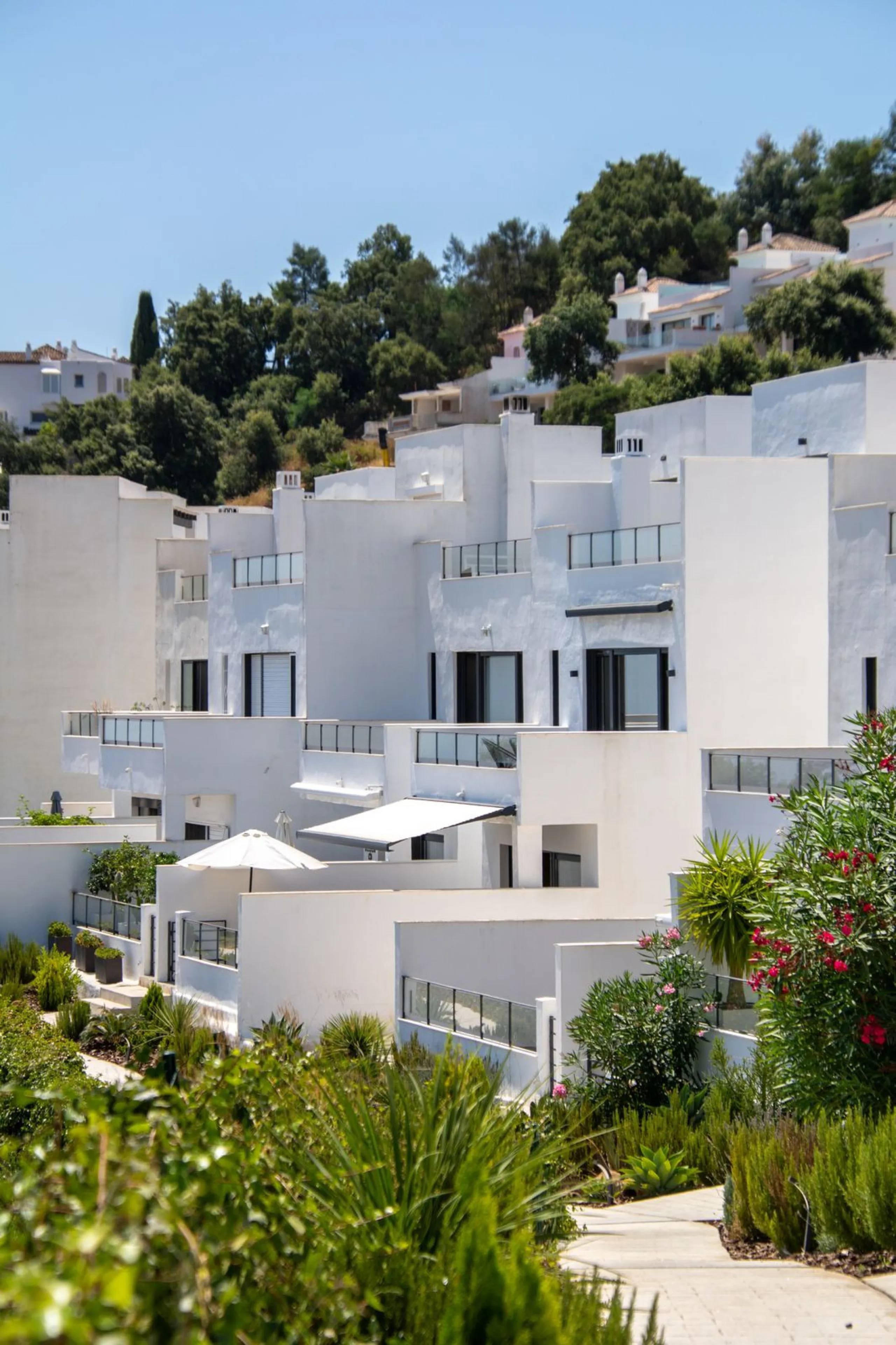 Corner townhouse with panoramic views in La Mairena, Marbella East