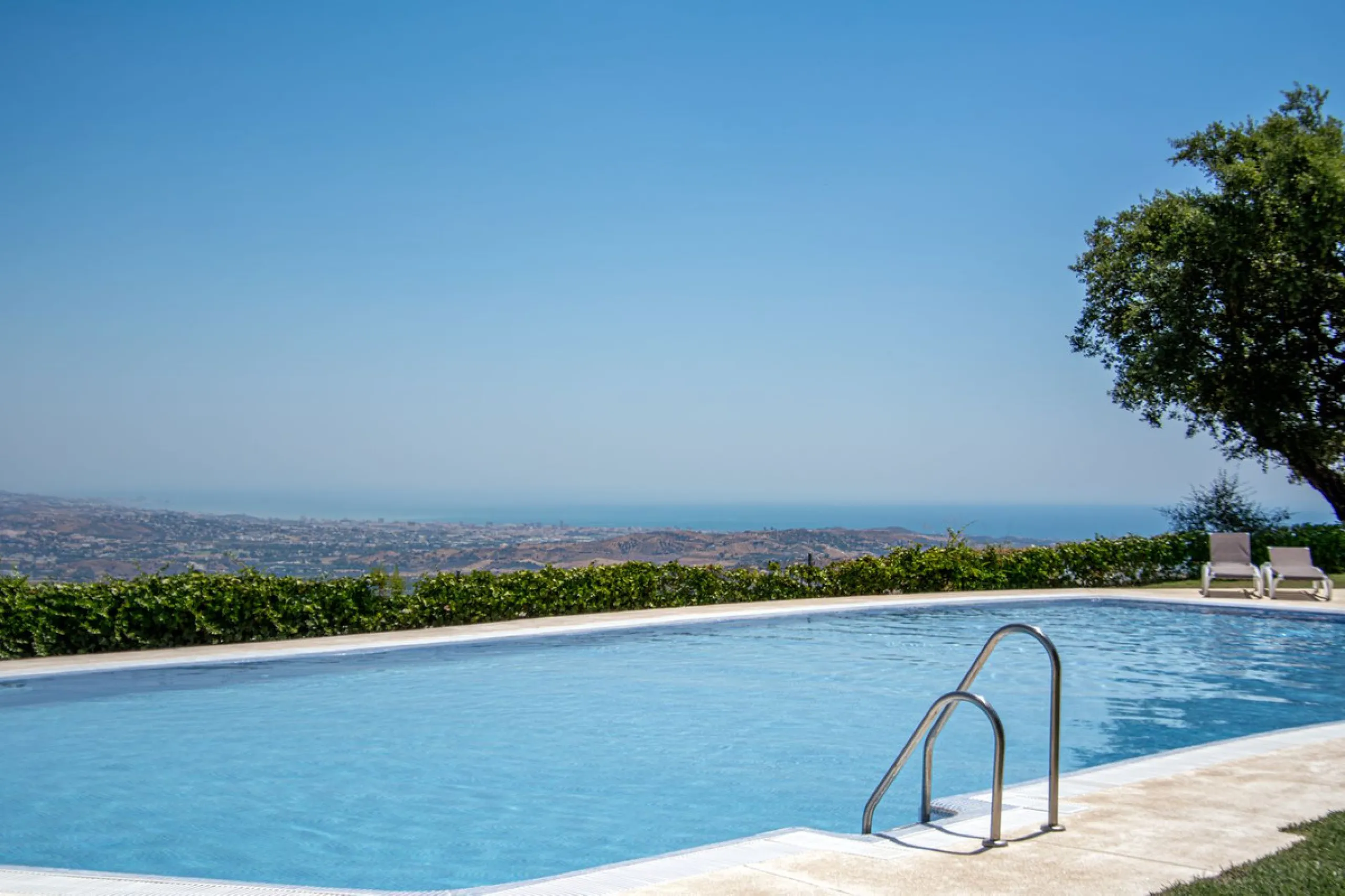 Corner townhouse with panoramic views in La Mairena, Marbella East