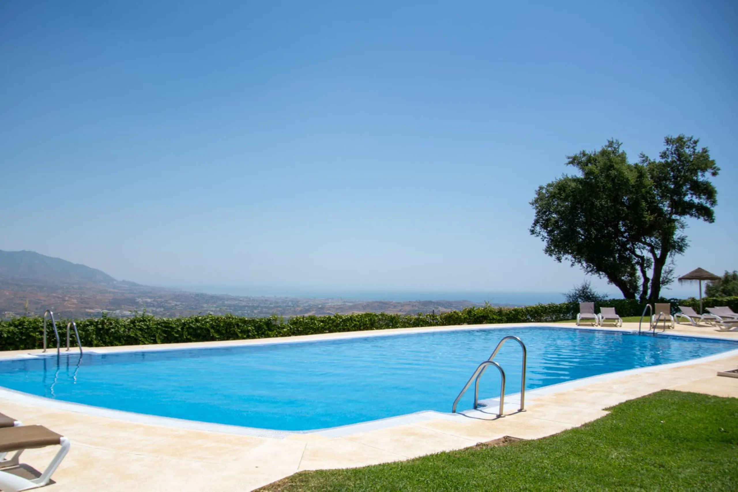 Corner townhouse with panoramic views in La Mairena, Marbella East
