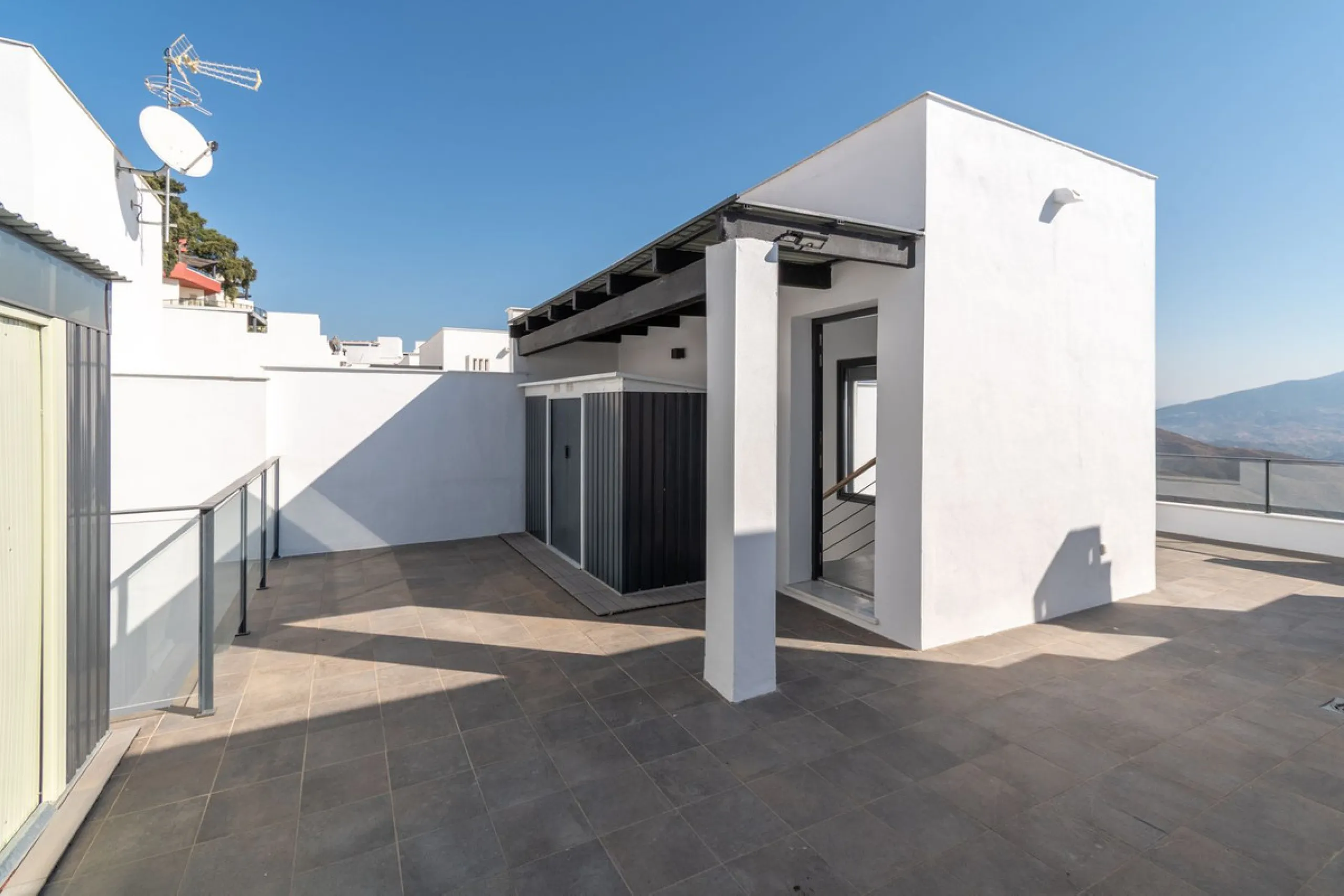 Corner townhouse with panoramic views in La Mairena, Marbella East