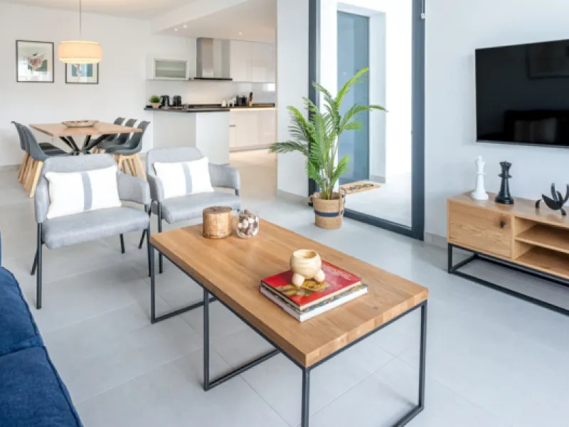House - Townhouse в продаже в Estepona, Málaga. В доме 3 спален и 3 ванных комнат. Площадь дома 305 м². Площадь участка 69 м²