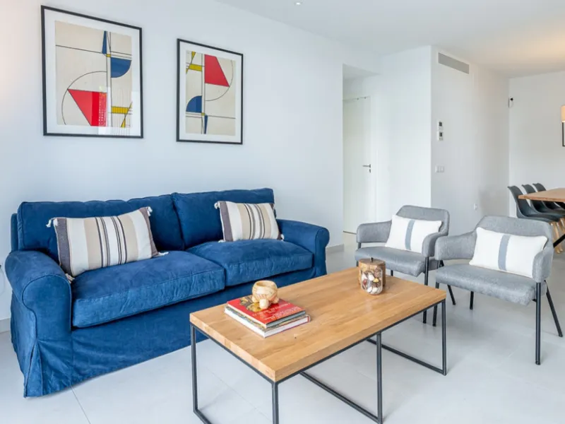 House - Townhouse в продаже в Estepona, Málaga. В доме 3 спален и 3 ванных комнат. Площадь дома 305 м². Площадь участка 69 м²