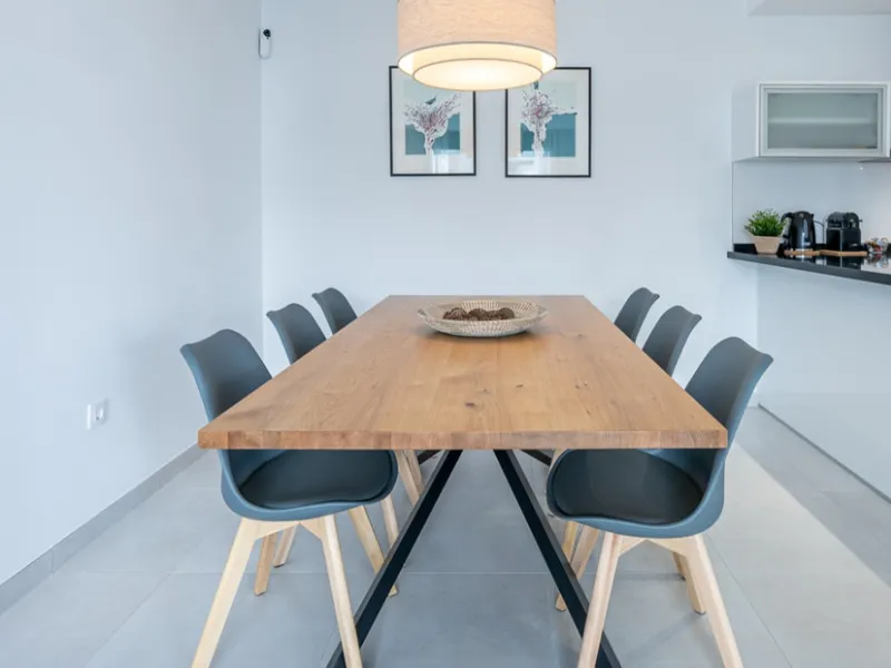 House - Townhouse в продаже в Estepona, Málaga. В доме 3 спален и 3 ванных комнат. Площадь дома 305 м². Площадь участка 69 м²