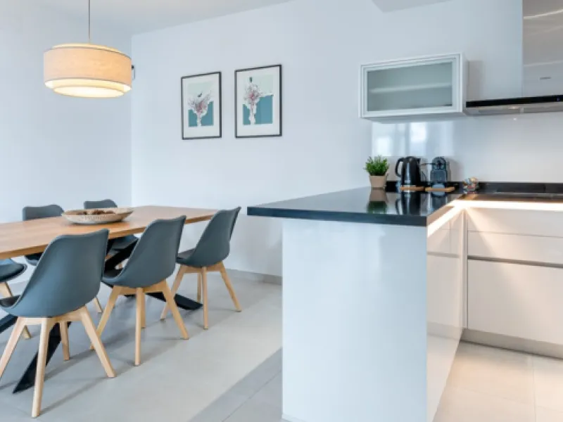 House - Townhouse в продаже в Estepona, Málaga. В доме 3 спален и 3 ванных комнат. Площадь дома 305 м². Площадь участка 69 м²