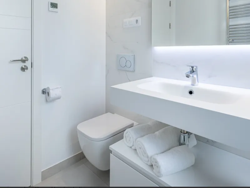 House - Townhouse в продаже в Estepona, Málaga. В доме 3 спален и 3 ванных комнат. Площадь дома 305 м². Площадь участка 69 м²